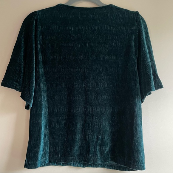 🌿3/$30 Madewell texture & thread green crinkle velvet flutter sleeve top - Picture 3 of 4